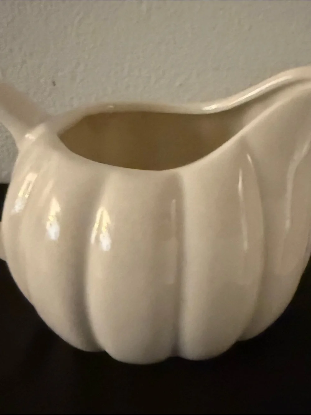 Avon Vintage Autumn Romance Pumpkin Gravy Boat. Circa 1990s. 24oz